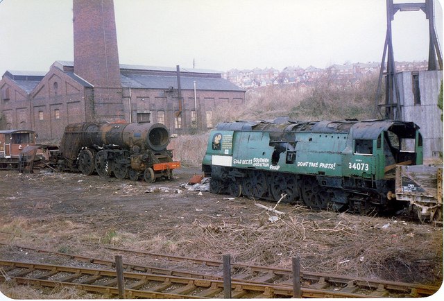 Bulleid_Pacific_locomotives_at_Woodhams_Scrapyard_Barry